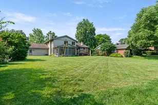 11512 Woodglen Ln, Burr Ridge, IL 60527 - Photo 45