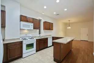 885 N Marshfield Ave, Chicago, IL 60622 - Photo 5