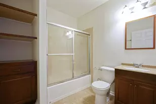 885 N Marshfield Ave, Chicago, IL 60622 - Photo 11