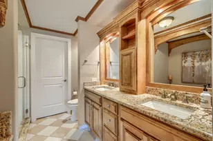 10 E Burlington St, Riverside, IL 60546 - Photo 21