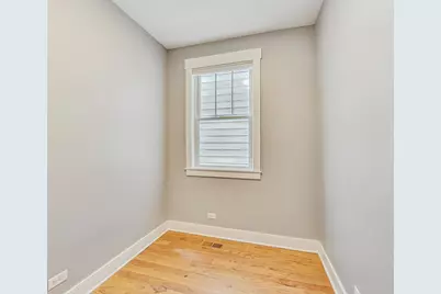 8101 Floral Avenue, Skokie, IL 60077 - Photo 11