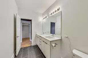 8101 Floral Ave, Skokie, IL 60077 - Photo 17