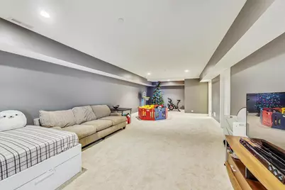 8101 Floral Avenue, Skokie, IL 60077 - Photo 33