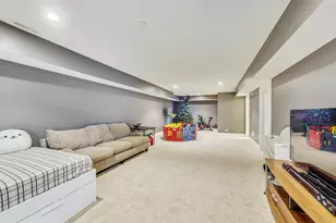 8101 Floral Ave, Skokie, IL 60077 - Photo 33