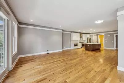 8101 Floral Avenue, Skokie, IL 60077 - Photo 5