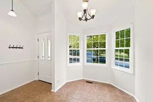 419 Orleans Ave, Naperville, IL 60565 - Photo 9