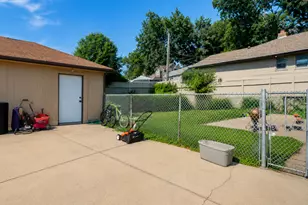 5568 W 96th St, Oak Lawn, IL 60453 - Photo 15
