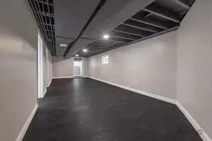 11955 S Prairie Ave, Chicago, IL 60628 - Photo 19