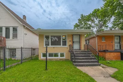 11955 S Prairie Avenue, Chicago, IL 60628 - Photo 1