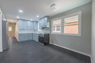 11955 S Prairie Ave, Chicago, IL 60628 - Photo 7