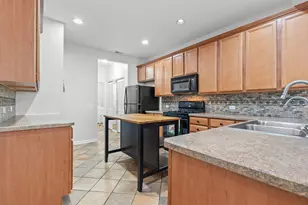 2036 Olmstead Dr, Woodstock, IL 60098 - Photo 5