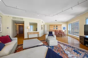 950 N Michigan Ave, Chicago, IL 60611 - Photo 5
