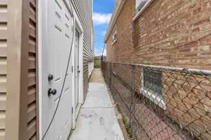 3823 W Wabansia Ave, Chicago, IL 60647 - Photo 37