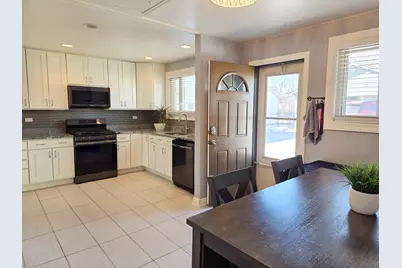 980 W Grant Drive, Des Plaines, IL 60016 - Photo 11