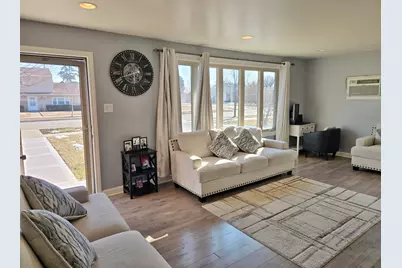 980 W Grant Drive, Des Plaines, IL 60016 - Photo 5