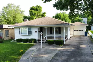 546 E Mulberry St, Watseka, IL 60970 - Photo 5