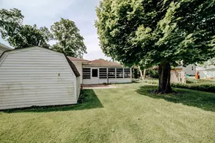 546 E Mulberry St, Watseka, IL 60970 - Photo 27