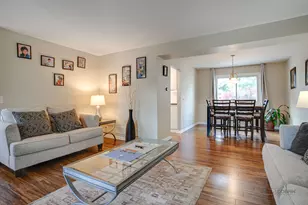 1636 Green River Dr, Schaumburg, IL 60194 - Photo 5