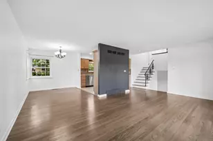 6 Linden Ave, Buffalo Grove, IL 60089 - Photo 5