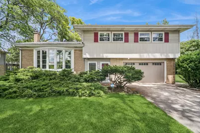 6 Linden Avenue, Buffalo Grove, IL 60089 - Photo 1