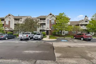 28 Sterling Cir, Wheaton, IL 60189 - Photo 3