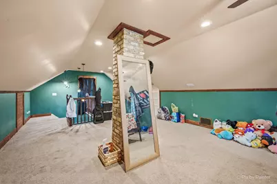 325 Putnam Avenue, Woodstock, IL 60098 - Photo 15