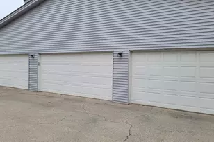 441 Park Ridge Ln, Aurora, IL 60504 - Photo 7