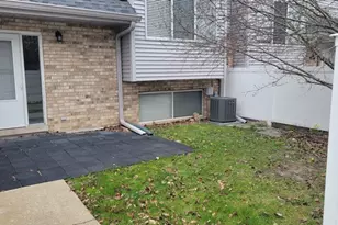 441 Park Ridge Ln, Aurora, IL 60504 - Photo 1