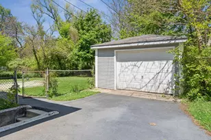 916 Lacey Ave, Lisle, IL 60532 - Photo 19