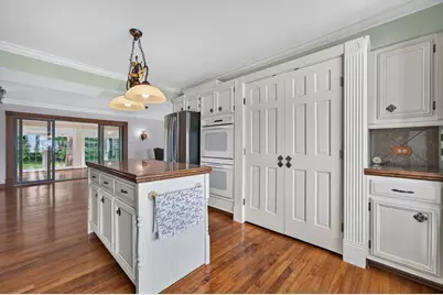 304 E Irving Park Road, Roselle, IL 60172 - Photo 5