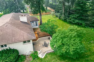 304 E Irving Park Rd, Roselle, IL 60172 - Photo 5