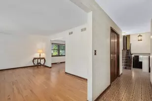 1642 Clemens Rd, Darien, IL 60561 - Photo 7