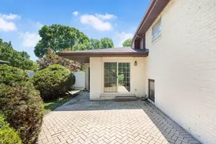 1642 Clemens Rd, Darien, IL 60561 - Photo 25