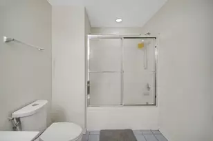439 Bay Tree Cir, Vernon Hills, IL 60061 - Photo 19
