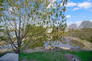 439 Bay Tree Cir, Vernon Hills, IL 60061 - Photo 35