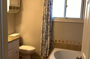 1373 Glen Ellyn Rd, Glendale Heights, IL 60139 - Photo 7