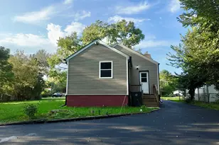10703 W Woodland Ave, Beach Park, IL 60087 - Photo 5