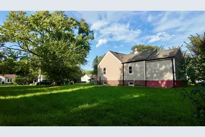 10703 W Woodland Avenue, Beach Park, IL 60087 - Photo 3