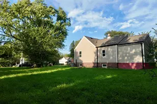 10703 W Woodland Ave, Beach Park, IL 60087 - Photo 3
