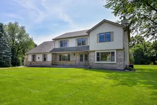 6N584 Juniper Ct, Saint Charles, IL 60175 - Photo 1
