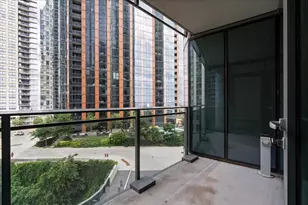 211 N Harbor Dr, Chicago, IL 60601 - Photo 15