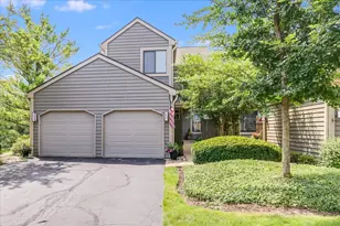 447 White Oak Ln, Lake Barrington, IL 60010 - Photo 1