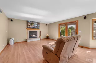 327 Miner St, Bensenville, IL 60106 - Photo 13