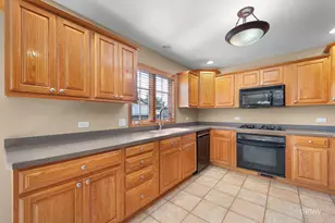 327 Miner St, Bensenville, IL 60106 - Photo 7