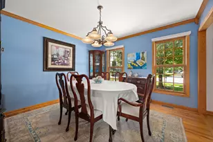 1239 Yorkshire Dr S, Sycamore, IL 60178 - Photo 9