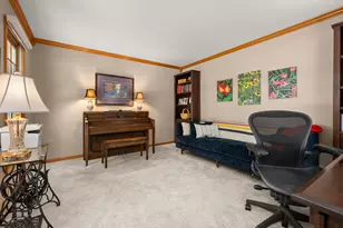 1239 Yorkshire Dr S, Sycamore, IL 60178 - Photo 7