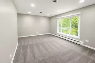 1241 S Elmwood Ave, Waukegan, IL 60085 - Photo 9