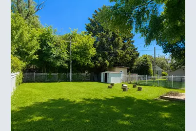 1241 S Elmwood Avenue, Waukegan, IL 60085 - Photo 15