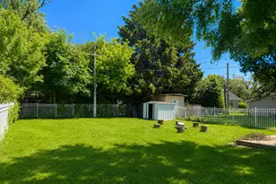 1241 S Elmwood Ave, Waukegan, IL 60085 - Photo 15