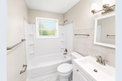 1241 S Elmwood Avenue, Waukegan, IL 60085 - Photo 7